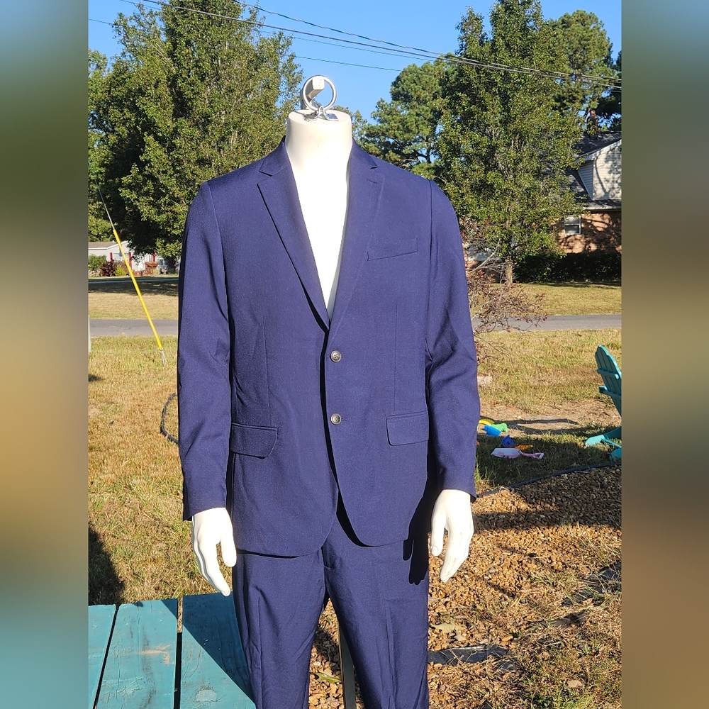 NWOT Haggar Mens Smart Wash Repreve Suit Navy